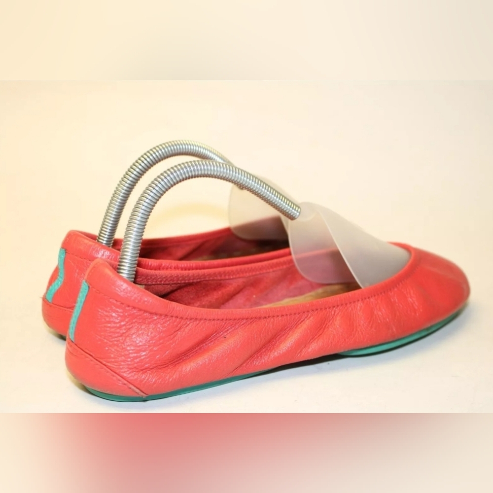 Tieks Coral Red Leather The Ballet Flat Chic Comfort Travel Shoes 9 EUC 👀 - Picture 7 of 16